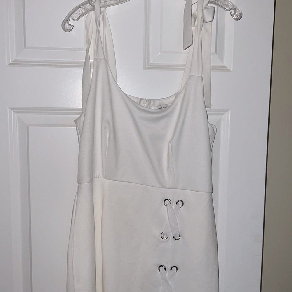 NWOT Saks OFF 5th Avantlook White Dress